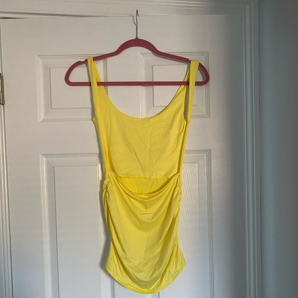 Backless tank top